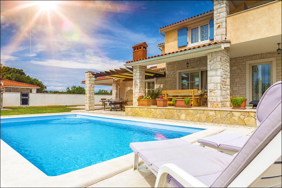 Hot Tub vs. Pool: Which Is Better For Your Backyard?