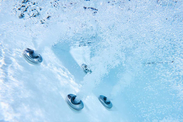 The Benefits Of Saltwater Hot Tubs Vs. Traditional Chlorine Hot Tubs